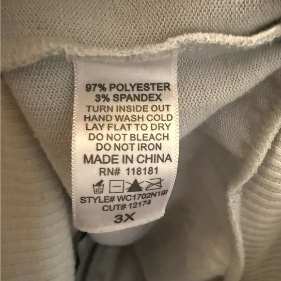 BLEU Woman Multicolor Butterfly Graphic lightweight Hoodie - Picture 8 of 9